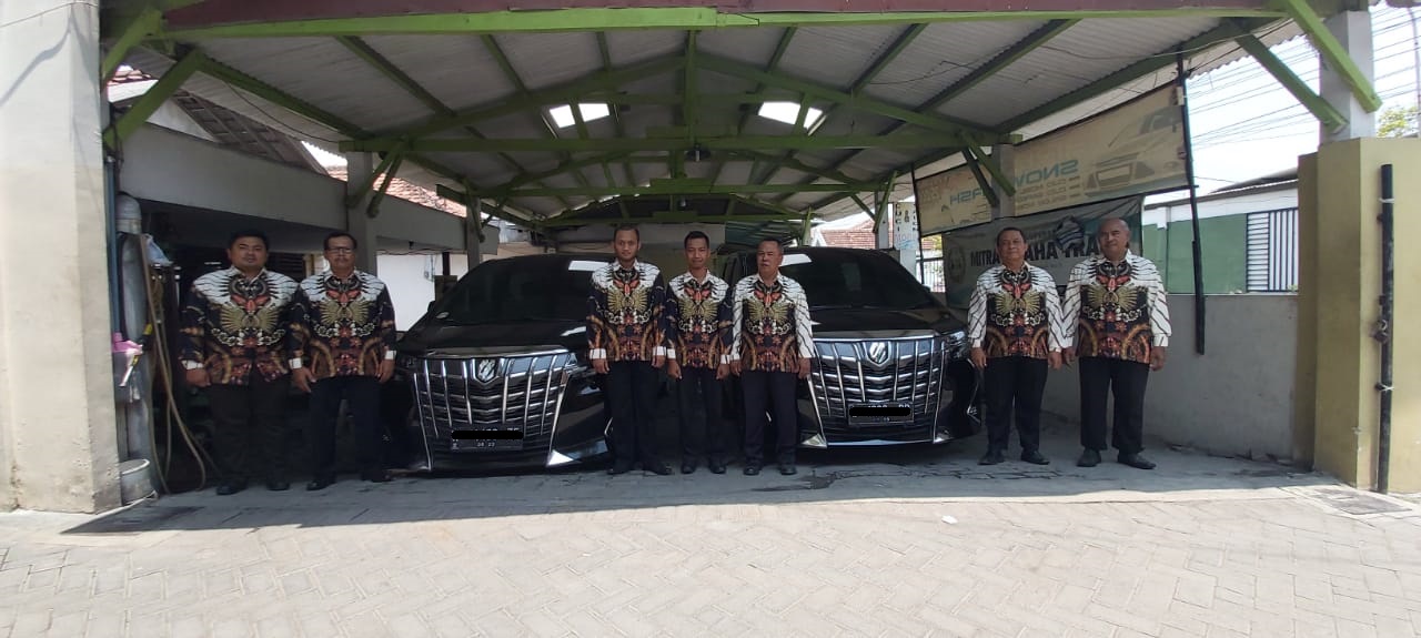 sewa alphard arlinta